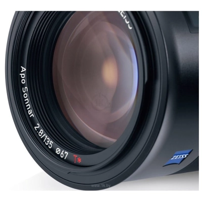 Carl Zeiss Batis 2.8/135